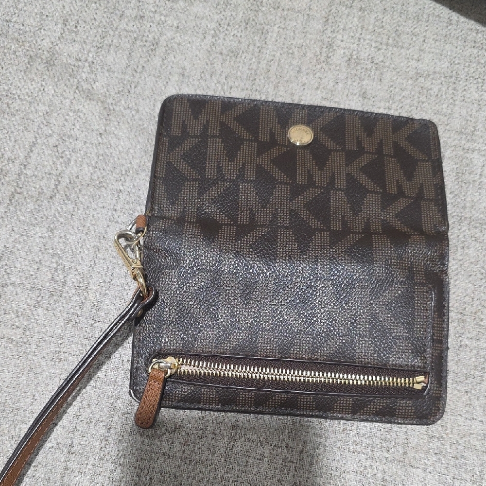 MICHAEL Michael Kors Brown Monogram Wallet - Picture 3 of 7